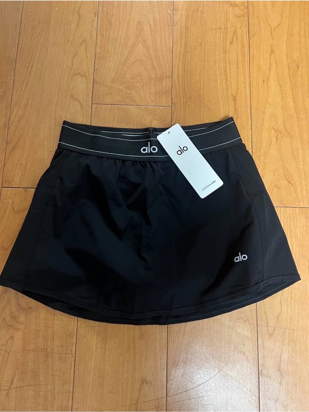 Woman’s Alo Yoga Skirt